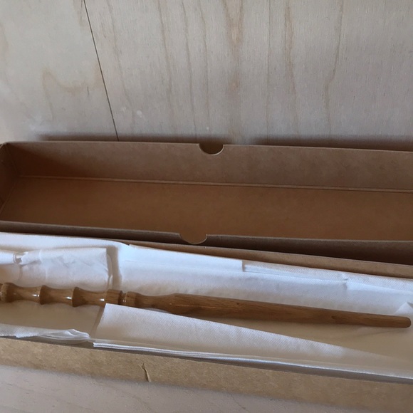 Harry Potter Wooden Wand - Picture 5 of 6